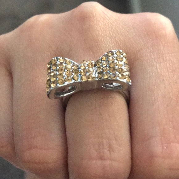 Express Bow Tie Bling Ring - Picture 5 of 7